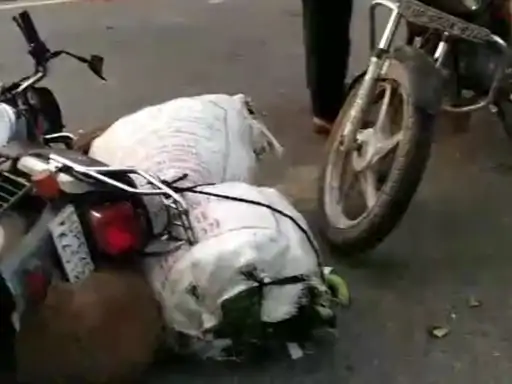 तेज रफ्तार बोलेरो की टक्कर से बाइक सवार 19 वर्षीय छात्र आंशू राजभर की दर्दनाक मौत