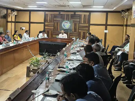 बिजली दरों में बढ़ोतरी पर बवाल: उपभोक्ताओं ने कहा- 51 हजार करोड़ सरप्लस के बावजूद क्यों बढ़ेगा बिल?