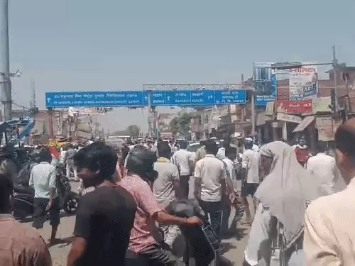 लखनऊ में बिजली कटौती पर बवाल: सड़क से पावर हाउस तक हंगामा, कई इलाकों में जाम और प्रदर्शन