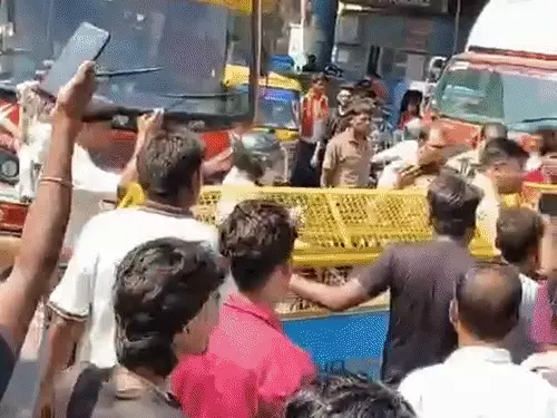 लखनऊ में बिजली कटौती पर बवाल: सड़क से पावर हाउस तक हंगामा, कई इलाकों में जाम और प्रदर्शन