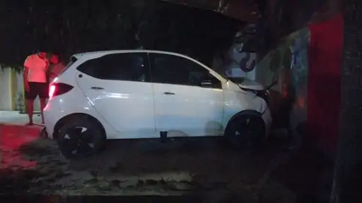 वाराणसी में दर्दनाक सड़क हादसा: तेज रफ्तार कार की चपेट में आए मां-बेटा, मासूम की मौत