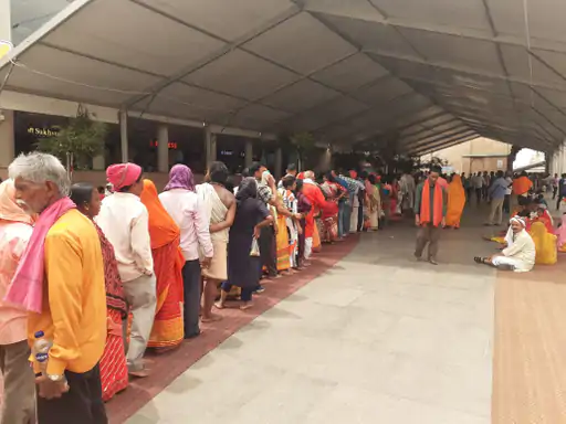 नौतपा की तपिश में बाबा विश्वनाथ को शीतल अर्पण, फलों के रस से हो रहा विशेष रुद्राभिषेक