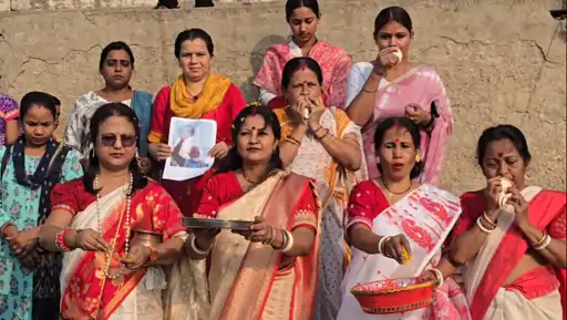 बंगाल के रुझानों से यूपी में जश्न का माहौल: काशी के घाटों पर शंखनाद, BJP कार्यकर्ताओं ने मनाई खुशी