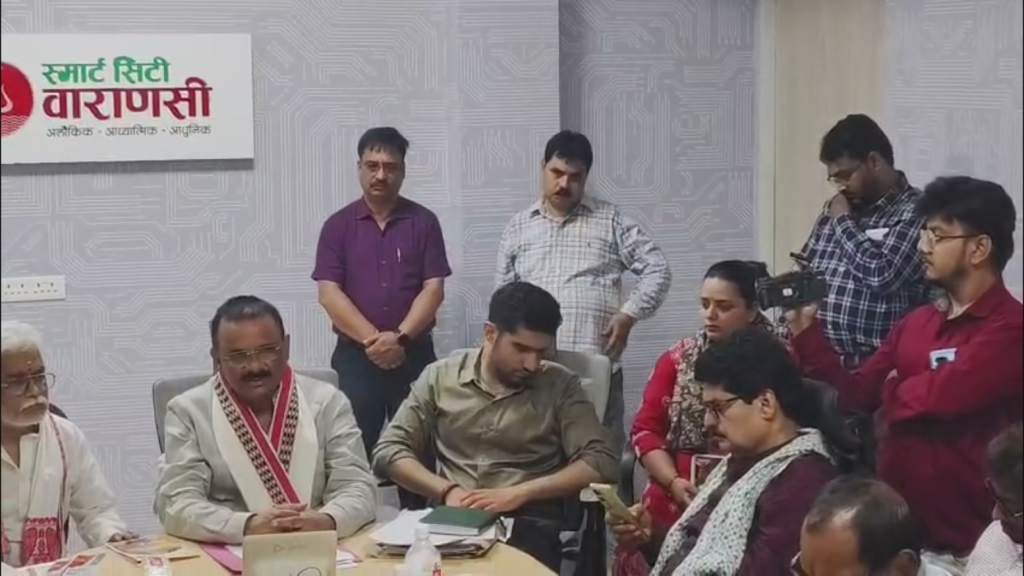 तीन साल का रिपोर्ट कार्ड: मेयर अशोक तिवारी ने गिनाईं उपलब्धियां, बनारस में होंगे कई बड़े विकास कार्य
