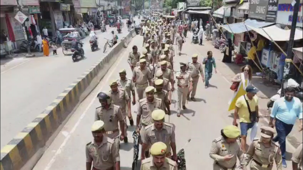 बकरीद को लेकर वाराणसी में सुरक्षा के कड़े इंतज़ाम, संवेदनशील क्षेत्रों में फ्लैग मार्च और ड्रोन से निगरानी तेज