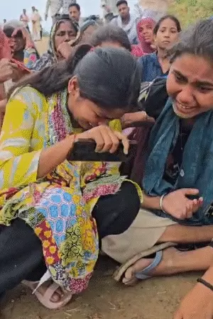 हमीरपुर में निर्माणाधीन पुल का हिस्सा ढहा, 6 मजदूरों की दर्दनाक मौत