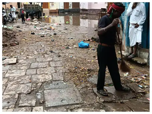 बकरीद के बाद शहर में चला विशेष सफाई अभियान : 79 स्थानों से उठाया गया कुर्बानी का अपशिष्ट, 94 वाहनों ने संभाली जिम्मेदारी