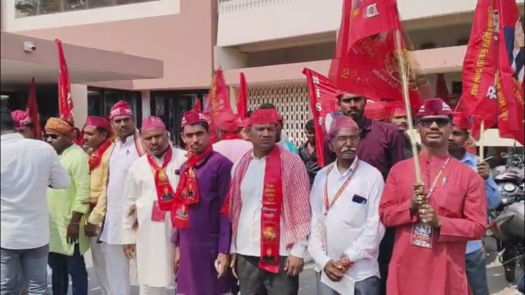 वाराणसी में निषाद पार्टी का शक्ति प्रदर्शन, 2027 चुनाव से पहले महा रैली में उमड़ा जनसैलाब