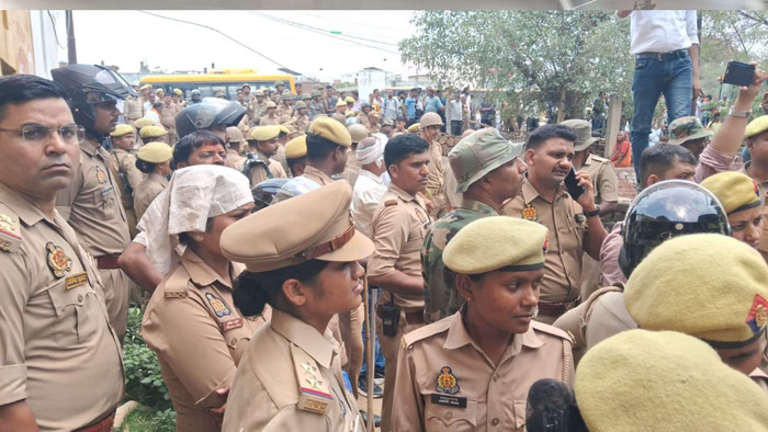 वाराणसी नगर निगम का अभियान तेज, कई इलाकों में सरकारी जमीन से हटाया गया अतिक्रमण