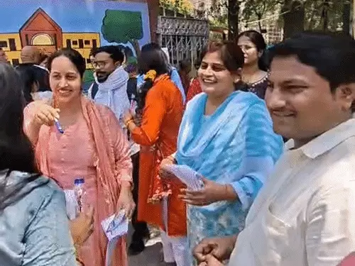चार साल के इंतजार के बाद शुरू हुई यूपी PGT भर्ती परीक्षा, वाराणसी में 52 हजार से अधिक अभ्यर्थी शामिल