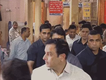वाराणसी में अनंत अंबानी का धार्मिक दौरा, अन्नपूर्णा मंदिर में पूजा के बाद काशी विश्वनाथ के दर्शन