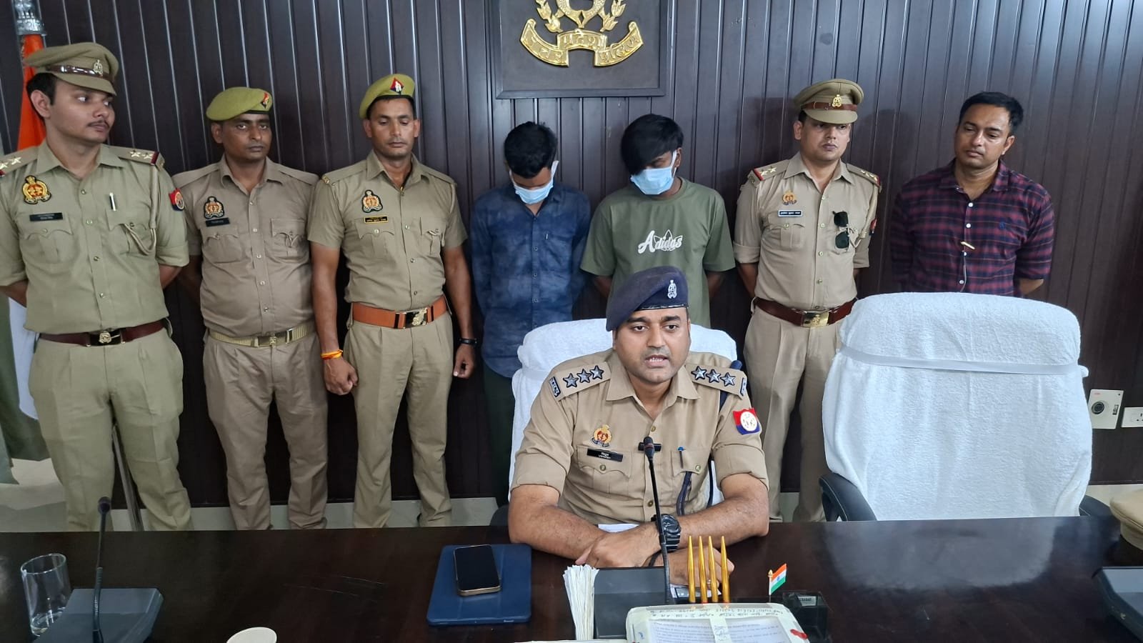 वाराणसी में ऑनलाइन सट्टेबाजी नेटवर्क का खुलासा, दो गिरफ्तार