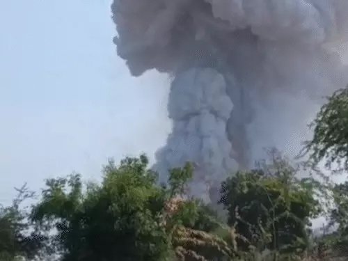 गुजरात के खेड़ा अवैध पटाखा फैक्ट्री में भीषण धमाका, 6 मजदूर घायल; दो की हालत गंभीर