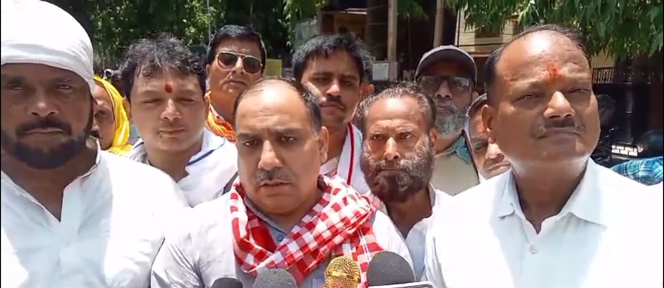 अयोध्या राम मंदिर मामले में निष्पक्ष जांच की मांग, कांग्रेस ने राज्यपाल को संबोधित ज्ञापन सौंपा