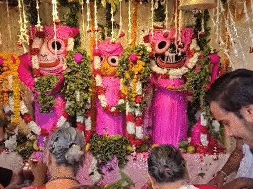 ज्येष्ठ पूर्णिमा पर काशी में भगवान जगन्नाथ का भव्य जलाभिषेक, 84 घाटों के गंगाजल से हुआ महाअभिषेक