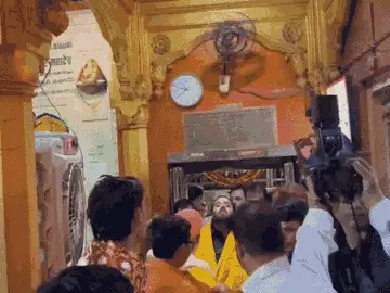 वाराणसी में अनंत अंबानी का धार्मिक दौरा, अन्नपूर्णा मंदिर में पूजा के बाद काशी विश्वनाथ के दर्शन