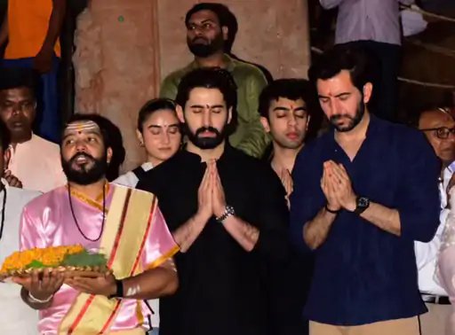 फिल्म ‘चांद मेरा दिल’ की कामयाबी की कामना लेकर काशी पहुंचे अभिनेता लक्ष्य लालवानी, दशाश्वमेध घाट पर गंगा आरती में हुए शामिल