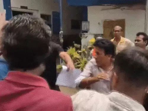 कुशीनगर: करमैनी गांव के युवक का नवाचार, धुआं रहित लकड़ी का उन्नत चूल्हा बना चर्चा का विषय