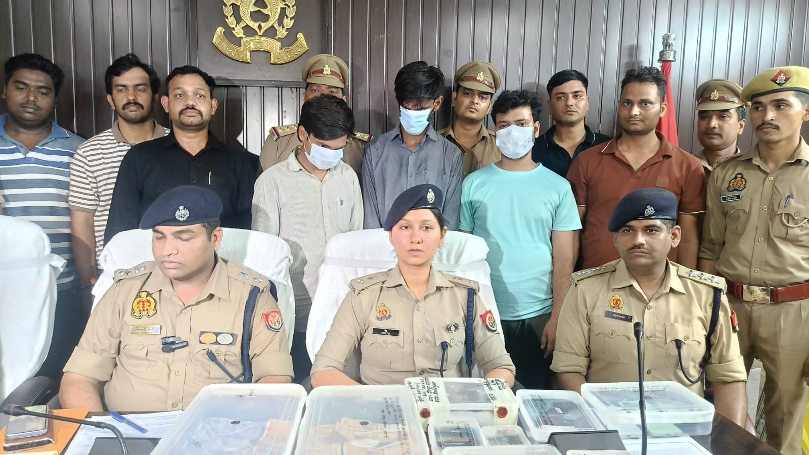 वाराणसी में बड़ी पुलिस कार्रवाई: मुठभेड़ के बाद चार शातिर चोर गिरफ्तार, करोड़ों का माल बरामद