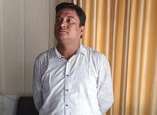 वाराणसी में बिजली कनेक्शन के नाम पर रिश्वतखोरी का भंडाफोड़, जेई 22 हजार लेते रंगे हाथ गिरफ्तार