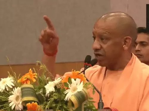 वाराणसी में योगी का बड़ा बयान: कभी बदनाम थी काशी, आज दुनिया के आकर्षण का केंद्र