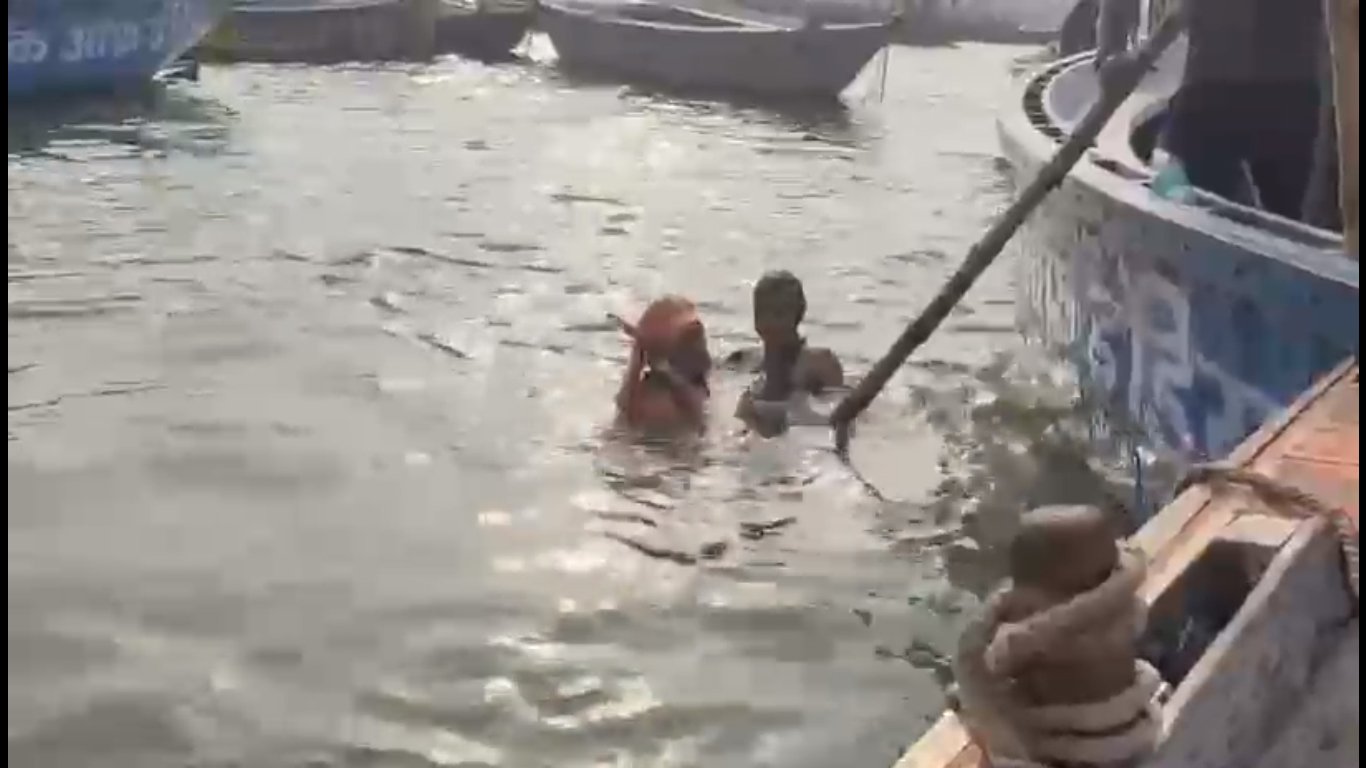 गंगा में डूब रहे युवक की एनडीआरएफ ने बचाई जान, त्वरित कार्रवाई से टला बड़ा हादसा