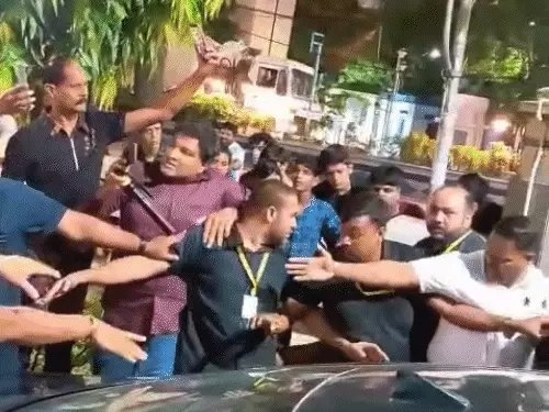 कोलकाता में अरबाज खान की सुरक्षा में बड़ी चूक, युवक ने जबरन खोला कार का दरवाजा
