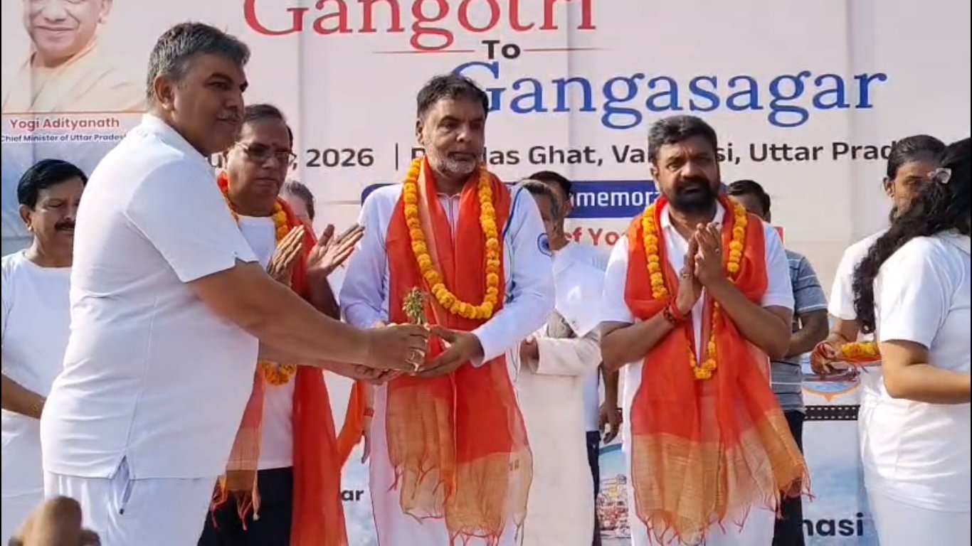 गंगोत्री से गंगासागर तक योग का संदेश लेकर निकली यात्रा का वाराणसी में भव्य स्वागत