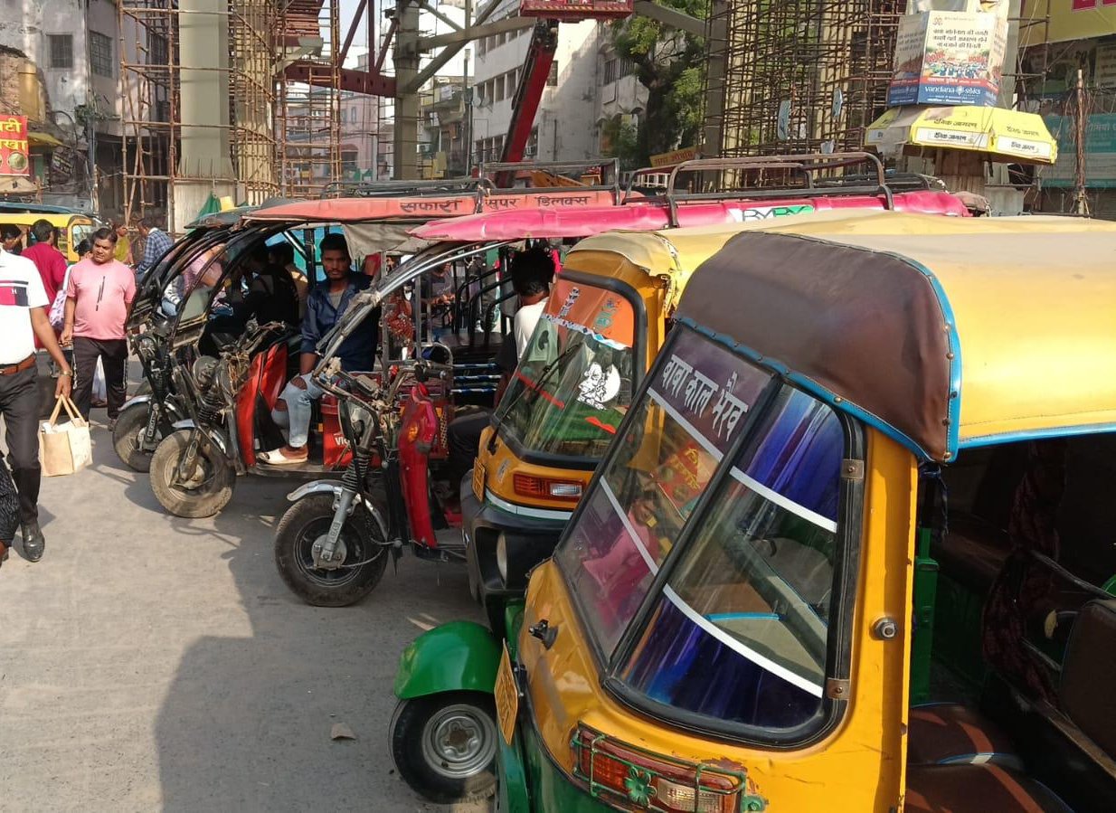 किसके दम पर ऑटो चालक देते हैं सिस्टम को चुनौती !