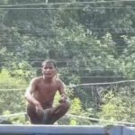 वाराणसी कैंट स्टेशन पर हाई-वोल्टेज ड्रामा: मालगाड़ी की बोगी पर चढ़ा अर्धनग्न युवक, आरपीएफ-जीआरपी ने सुरक्षित उतारा