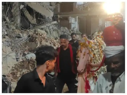 वाराणसी में मोहर्रम की रौनक: दुलदुल के जुलूस में शामिल हुए सैकड़ों श्रद्धालु, जगह-जगह हुआ इस्तकबाल