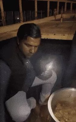 Varanasi News: गंगा नदी में नाव पर शराब-नॉनवेज पार्टी का VIDEO वायरल, फिर नियमों की अनदेखी, 5 लोग गिरफ्तार