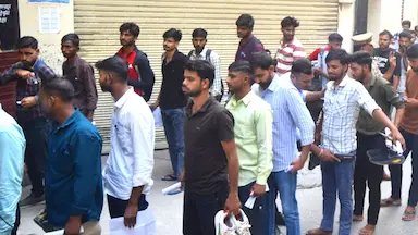 कड़ी सुरक्षा के बीच शुरू हुई यूपी पुलिस भर्ती परीक्षा, AI कैमरों से रखी जा रही निगरानी