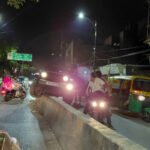 तेज रफ्तार थार डिवाइडर पर चढ़ी