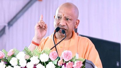 योगी सरकार का बड़ा कदम: तीन तलाक व एसिड अटैक पीड़ित महिलाओं को मिलेंगे आवास और स्वास्थ्य योजनाओं का लाभ