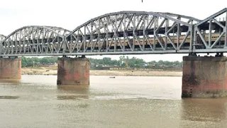 राजघाट पुल पर फिर शुरू होगा मरम्मत कार्य, 60 दिनों तक रात में वाहनों की आवाजाही बंद