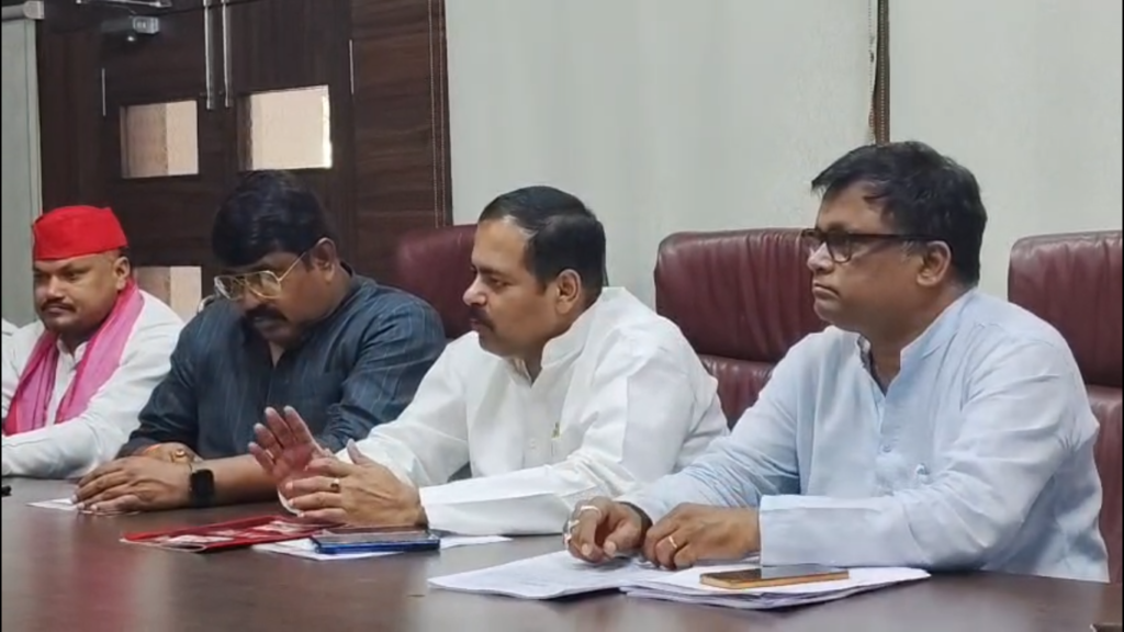 आरक्षण नियमों की अनदेखी का आरोप, सपा ने सरकार को घेरा; ‘पीडीए ऑडिट रिपोर्ट’ में भर्ती प्रक्रियाओं पर उठाए सवाल
