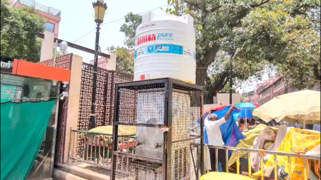 घाट से विश्वनाथ गली तक धूप से राहत, नगर निगम ने लगाए ग्रीन शेड