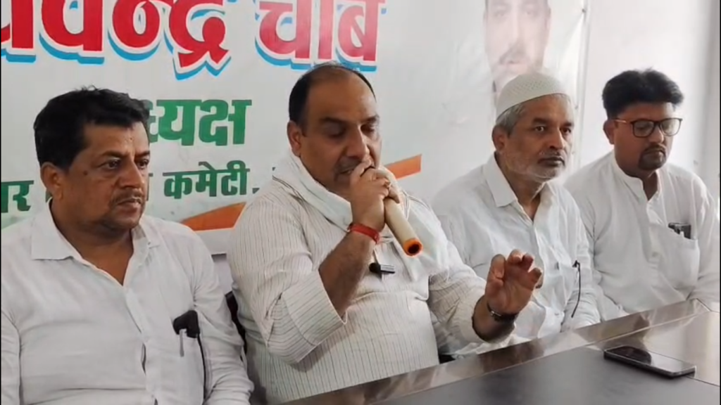 “प्रस्ताव दिखाइए या सार्वजनिक रूप से माफी मांगिए”: कांग्रेस का महापौर पर तीखा वार, मीट-मांस दुकानों के मुद्दे पर बढ़ा विवाद