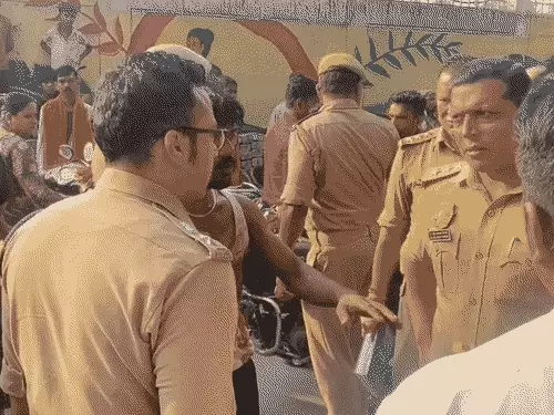 बेटे की सगाई में शामिल होने आए अधेड़ की गोली मारकर हत्या, घर के बाहर चारपाई पर सोते समय वारदात