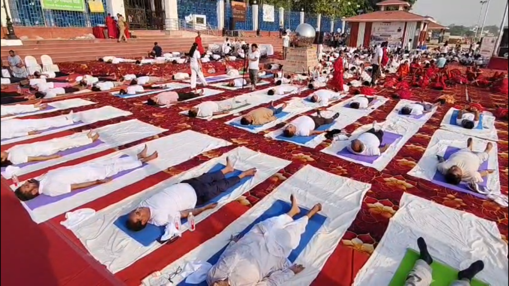 गंगोत्री से गंगासागर तक योग का संदेश लेकर निकली यात्रा का वाराणसी में भव्य स्वागत