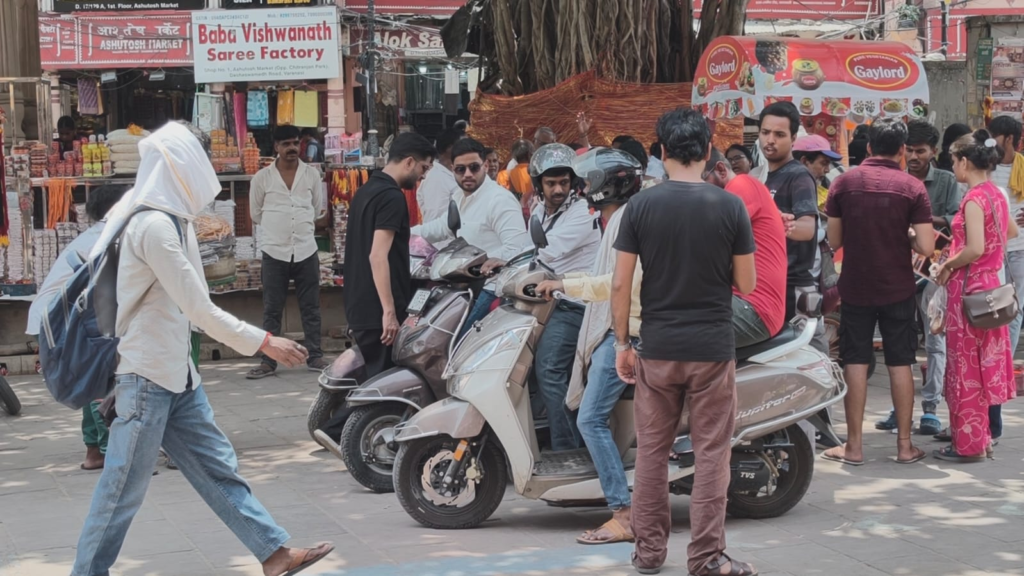 बाबा के दरबार तक पहुंचाने के नाम पर जेब पर डाका !