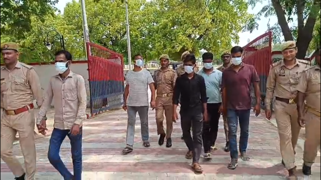 वाराणसी में साइबर ठगी के खिलाफ बड़ी कार्रवाई, ‘ऑपरेशन म्यूल स्ट्राइक’ के तहत 4 मुकदमे दर्ज