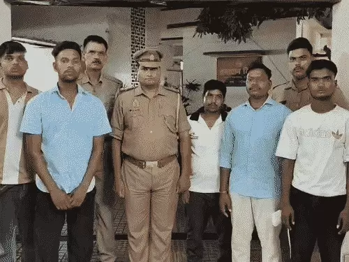 Varanasi News: गंगा नदी में नाव पर शराब-नॉनवेज पार्टी का VIDEO वायरल, फिर नियमों की अनदेखी, 5 लोग गिरफ्तार
