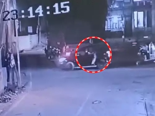 मेरठ में ब्रह्मपुरी मेट्रो स्टेशन के पास से युवती के अपहरण, स्कूटी सवारों ने पीछा किया तो कार ने मारी टक्कर, फिर फरार