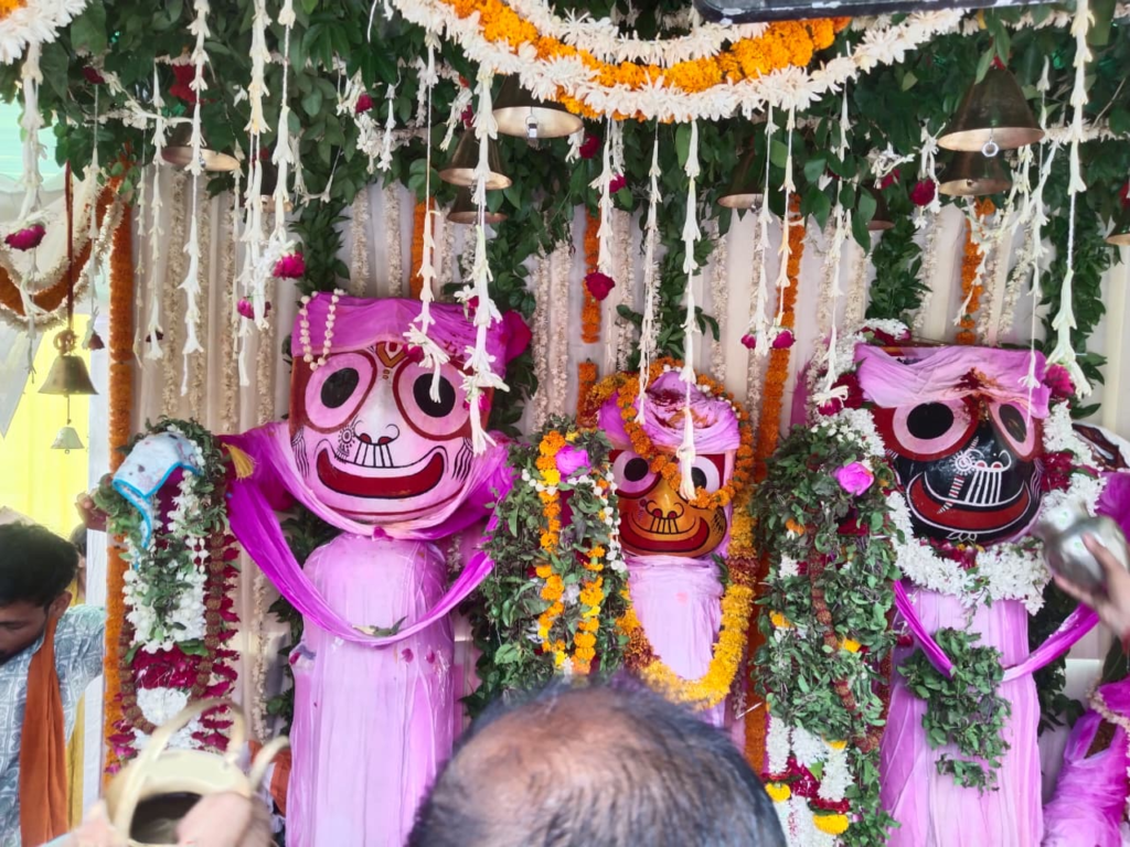 ज्येष्ठ पूर्णिमा पर काशी में भगवान जगन्नाथ का भव्य जलाभिषेक, 84 घाटों के गंगाजल से हुआ महाअभिषेक