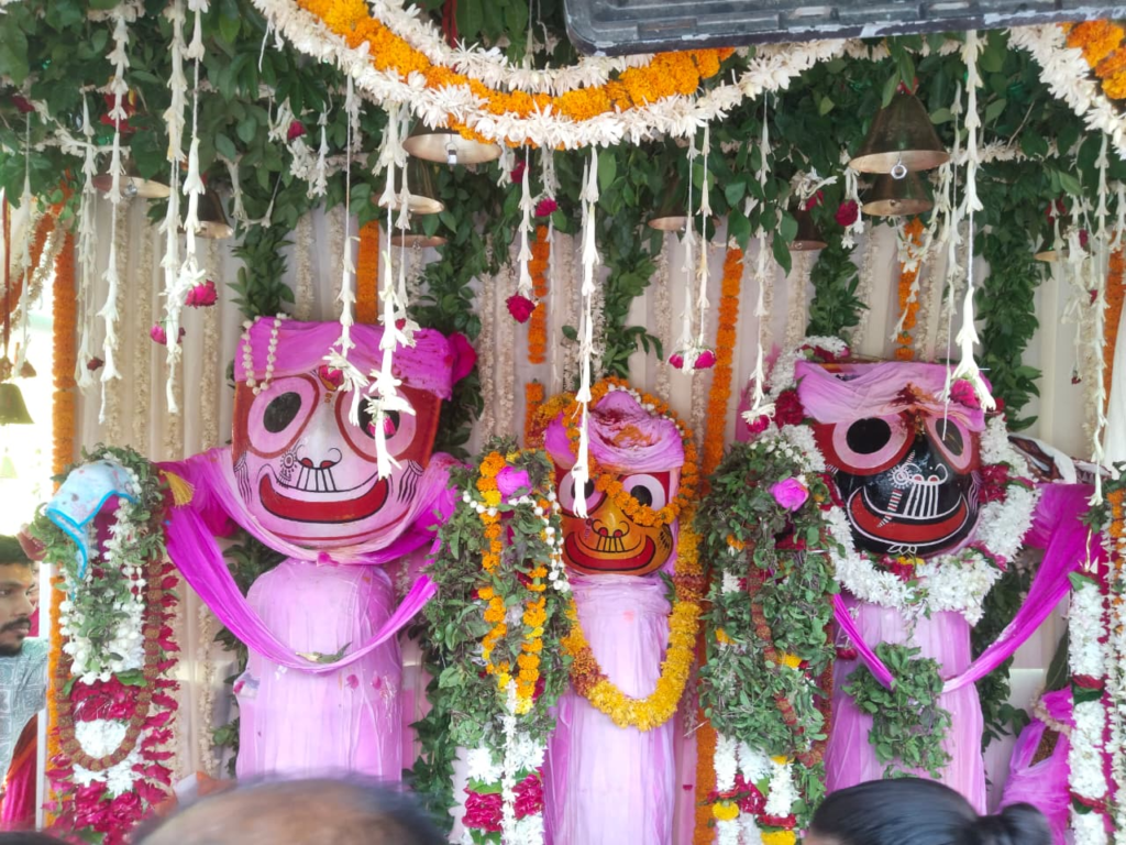 ज्येष्ठ पूर्णिमा पर काशी में भगवान जगन्नाथ का भव्य जलाभिषेक, 84 घाटों के गंगाजल से हुआ महाअभिषेक