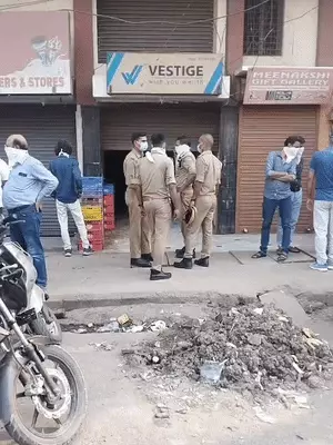 प्रयागराज में सनसनीखेज हत्याकांड: कारोबारी परिवार के चार सदस्य मृत मिले, रहस्य में उलझी पुलिस जांच
