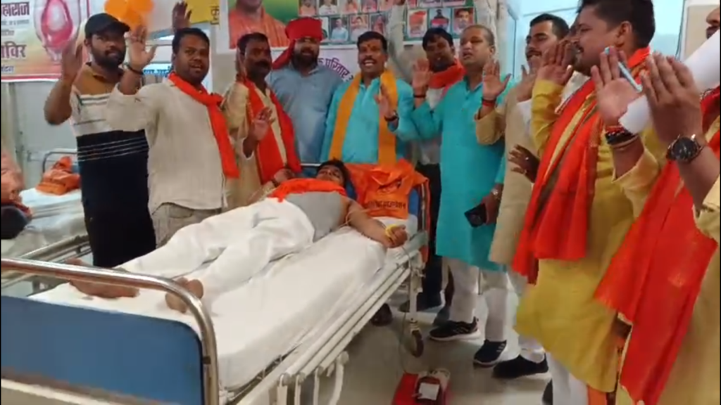 वाराणसी में दिखी सेवा भावना की मिसाल, मुख्यमंत्री के जन्मदिवस पर हुआ विशाल रक्तदान शिविर