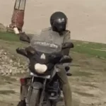 वाराणसी में गंगा रेती पर प्रतिबंधित मांझे के खिलाफ पुलिस की कार्रवाई, चार युवक पकड़े गए; एक का चालान, तीन नाबालिगों को चेतावनी